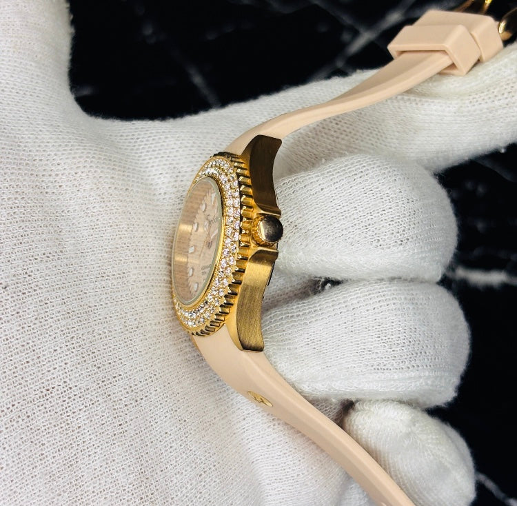 Freelook Women's Luxury GMT Watch